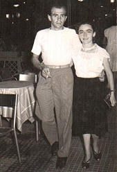 Angelina e Attilio a Venezia, nel 1954. Pochi giorni spensierati nell’unica vacanza che la coppia farà prima dei lunghi e impegnativi anni di lavoro nel panificio aperto nel 1955.